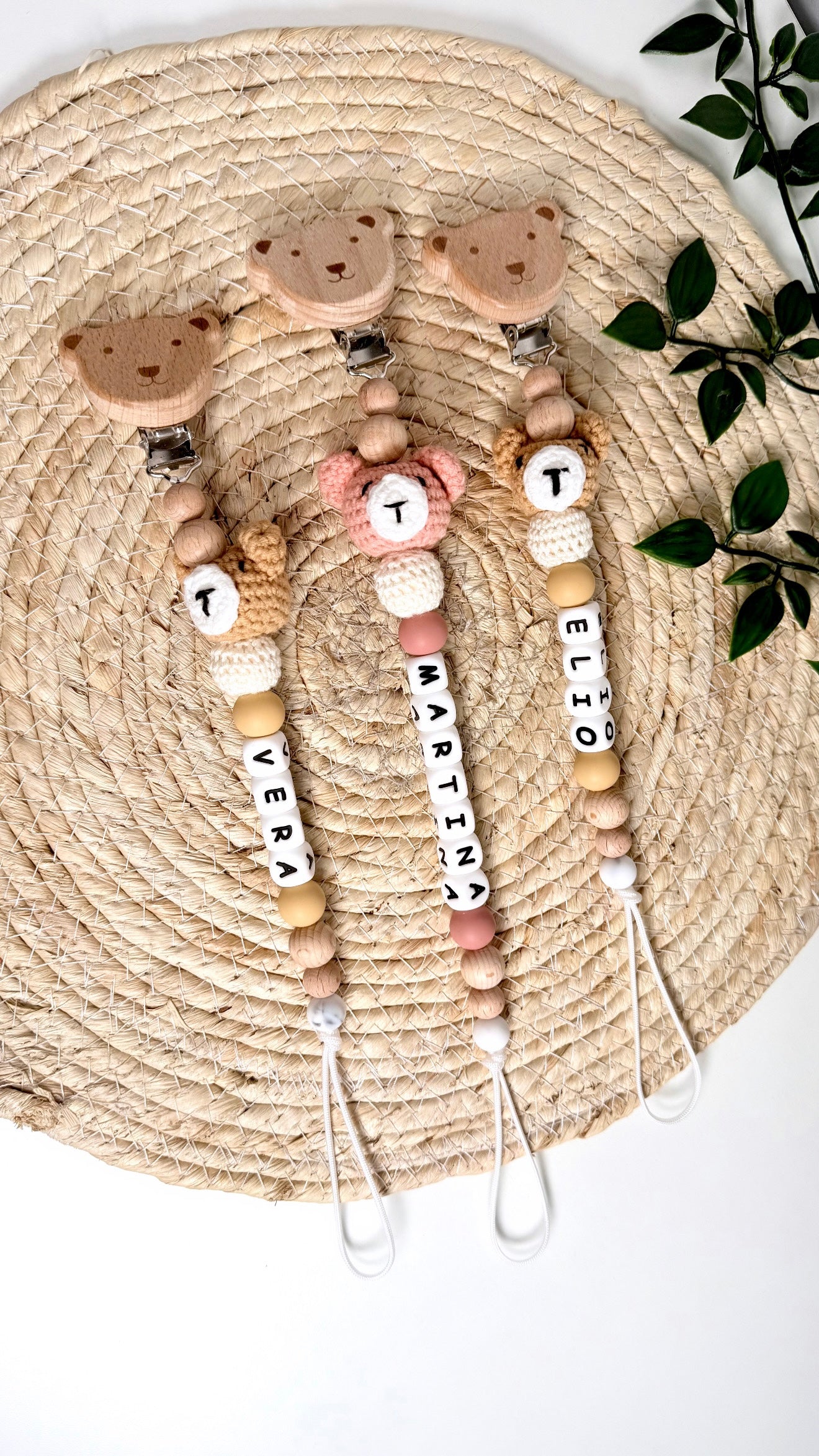 Personalized wooden & silicone pacifier clip â Bear clip