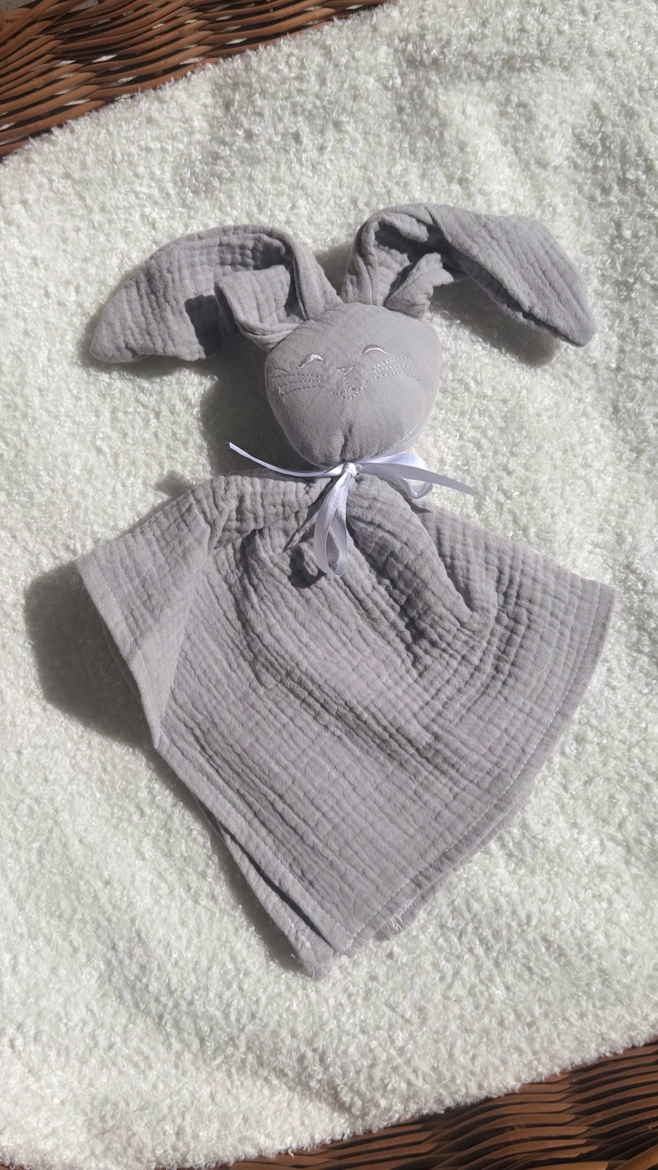 Doudou personnalisé mixte – fille ou garçon – fait main avec amour-gris
