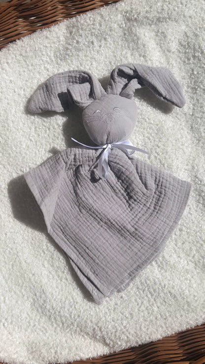 Doudou personnalisé mixte – fille ou garçon – fait main avec amour-gris

