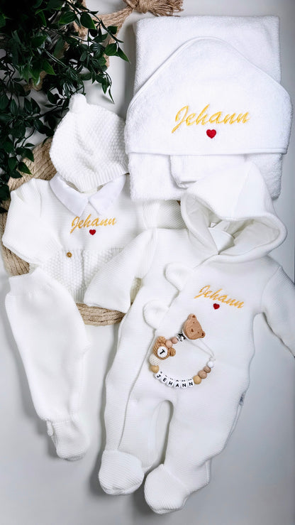 🧵Combinaison Bébé Personnalisée en maille – Sortie Maternité 0-3 Mois