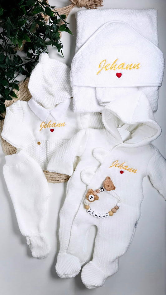 🧵Set de bain éponge personnalisé – 100% coton – cape brodé au prénom de bébé – Cadeau de naissance doux et unique, parfait pour garder en souvenir !