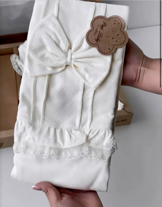 [Gamme Premium] Couverture+ Ensemble bébé fille – blanc, coton bio (0-3 mois)