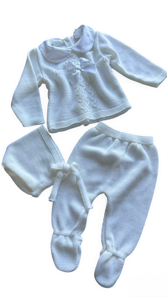 Ensemble naissance fille 3 pièces en tricot écru – Léger, doux et raffiné – 0-3 mois