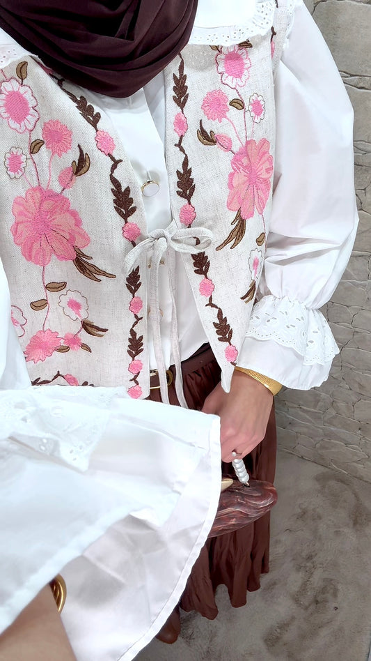 [Premium]  Gilet sans manche brodé - crème