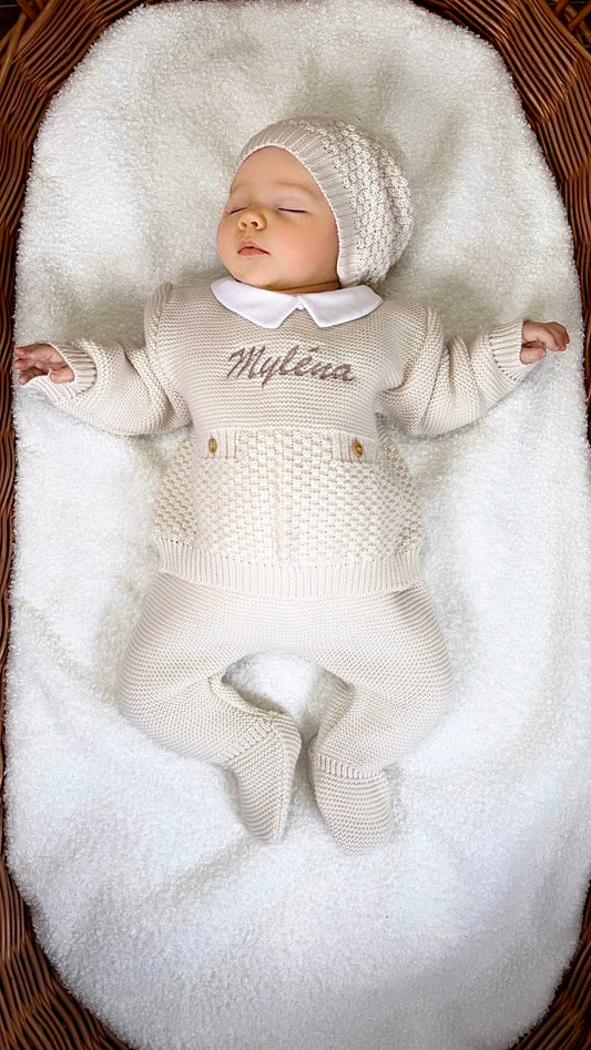 Tenue de naissance personnalisée parfait pour un cadeau de naissance 