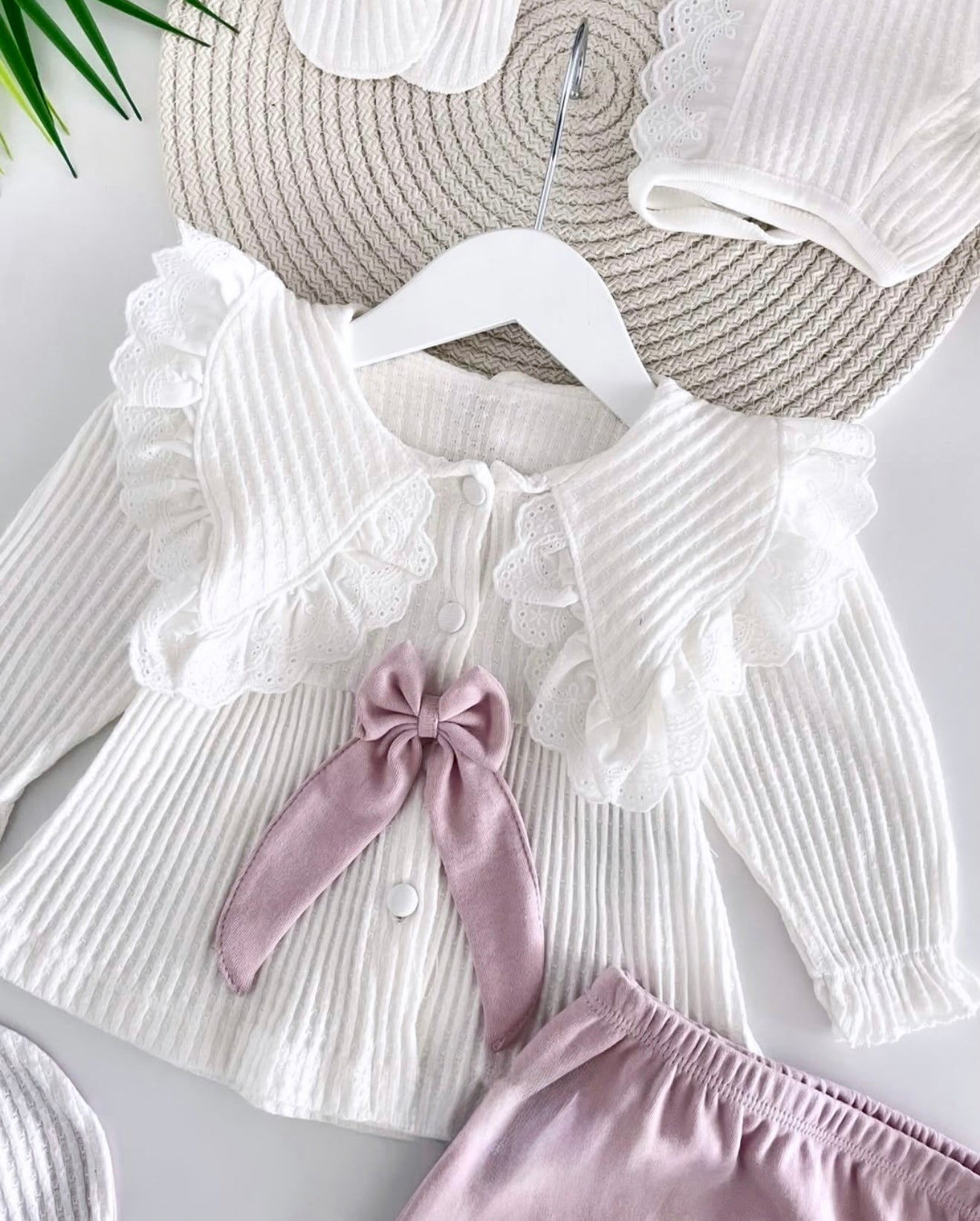 [Gamme Premium] Ensemble bébé fille 5 pièces – Blanc et lilas coton bio (0-3 mois)