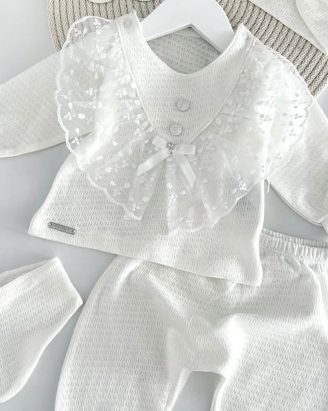 [Gamme Premium] Ensemble bébé fille 5 pièces – Blanc coton (0-3 mois)