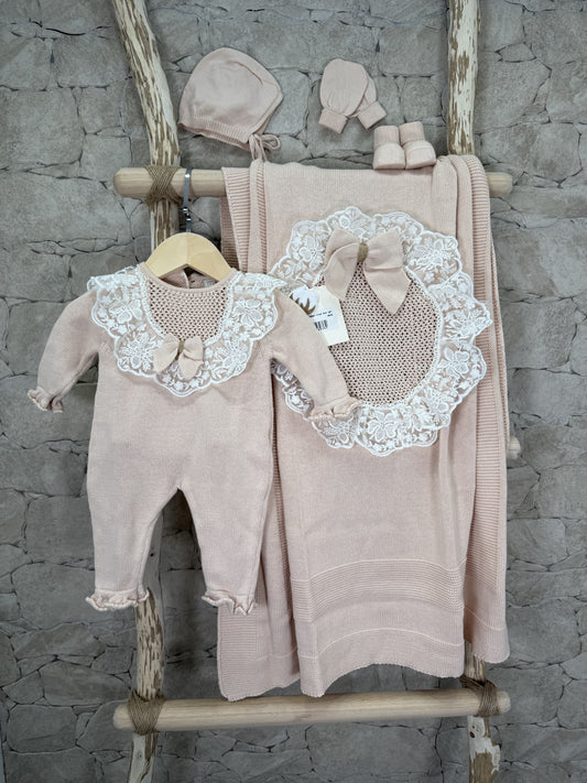 Ensemble naissance bébé fille taille (0-3mois) rose