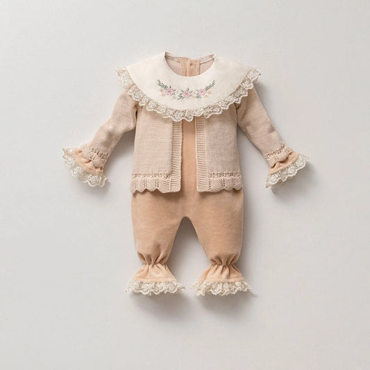 Ensemble naissance bébé fille beige en tricot et velours ultra doux