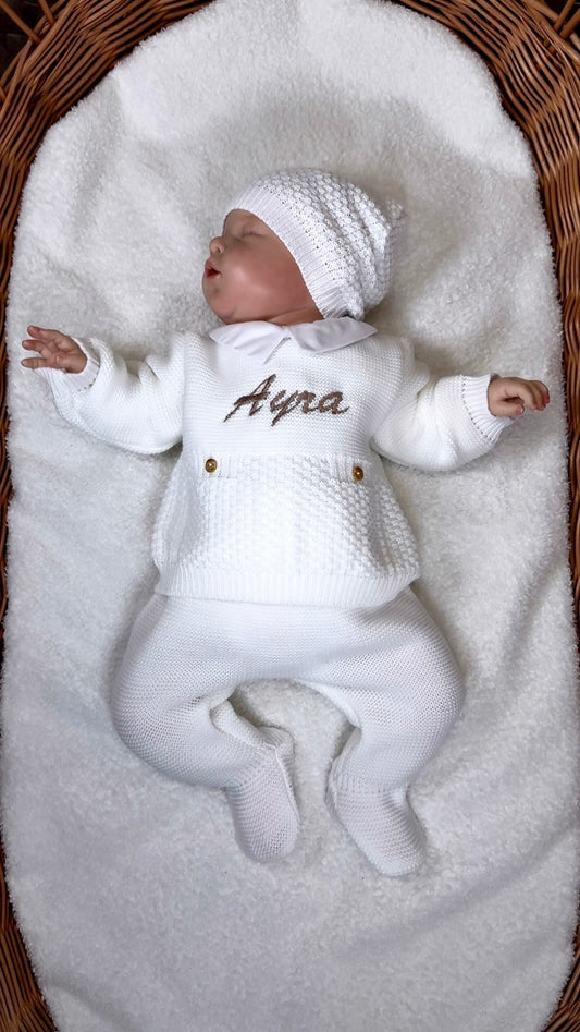 Tenue de naissance personnalisée avec prénom brodé YOZY