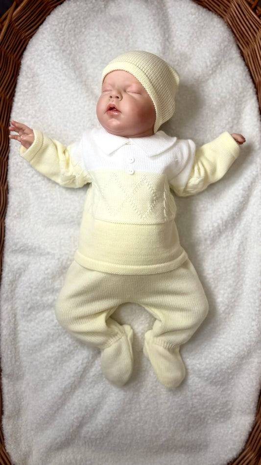Tenue de naissance jaune 0-3 mois avec haut, pantalon et bonnet assortis