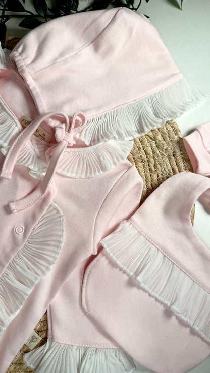 Bébé fille portant un ensemble naissance 5 pièces en coton bio rose perle 0-3 mois