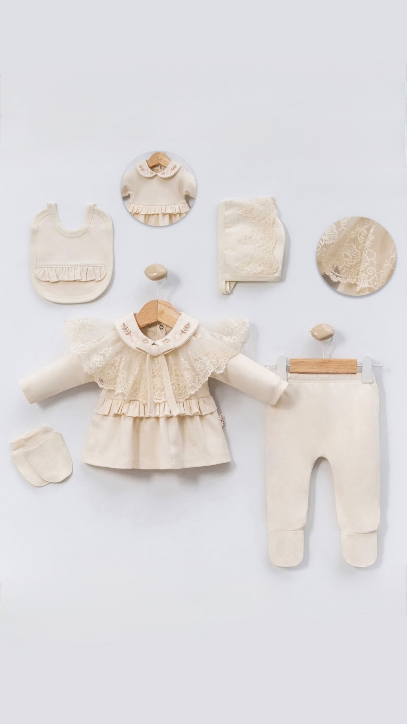 Ensemble naissance fille avec cap en dentelle coton bio