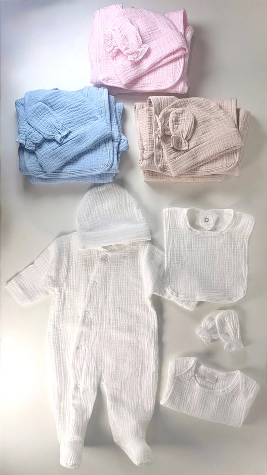 Kit naissance bébé 5 pièces en coton certifié OEKO TEX – pyjama, body, bonnet, bavoir et gants