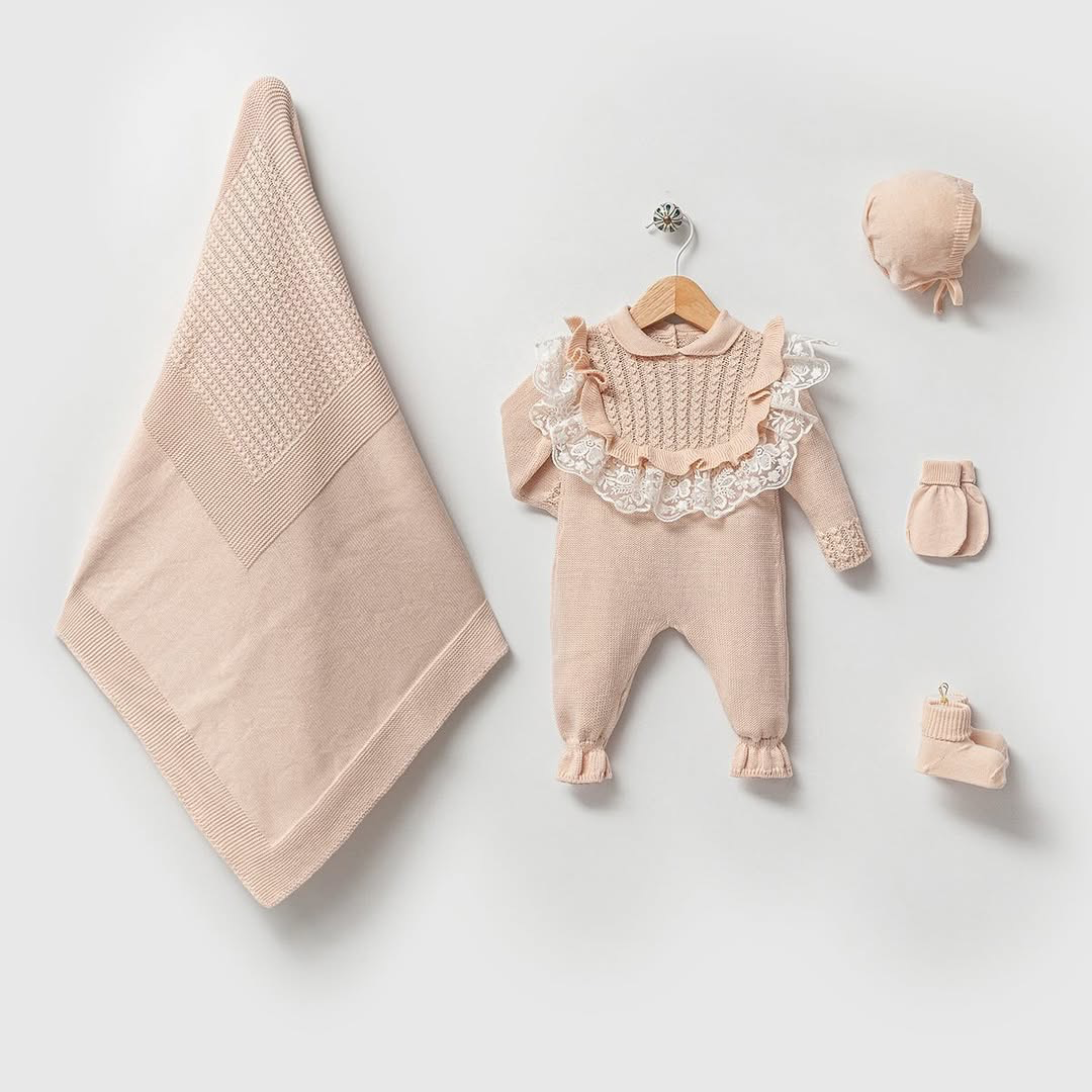 Ensemble naissance bébé fille en coton bio beige 5 pièces
